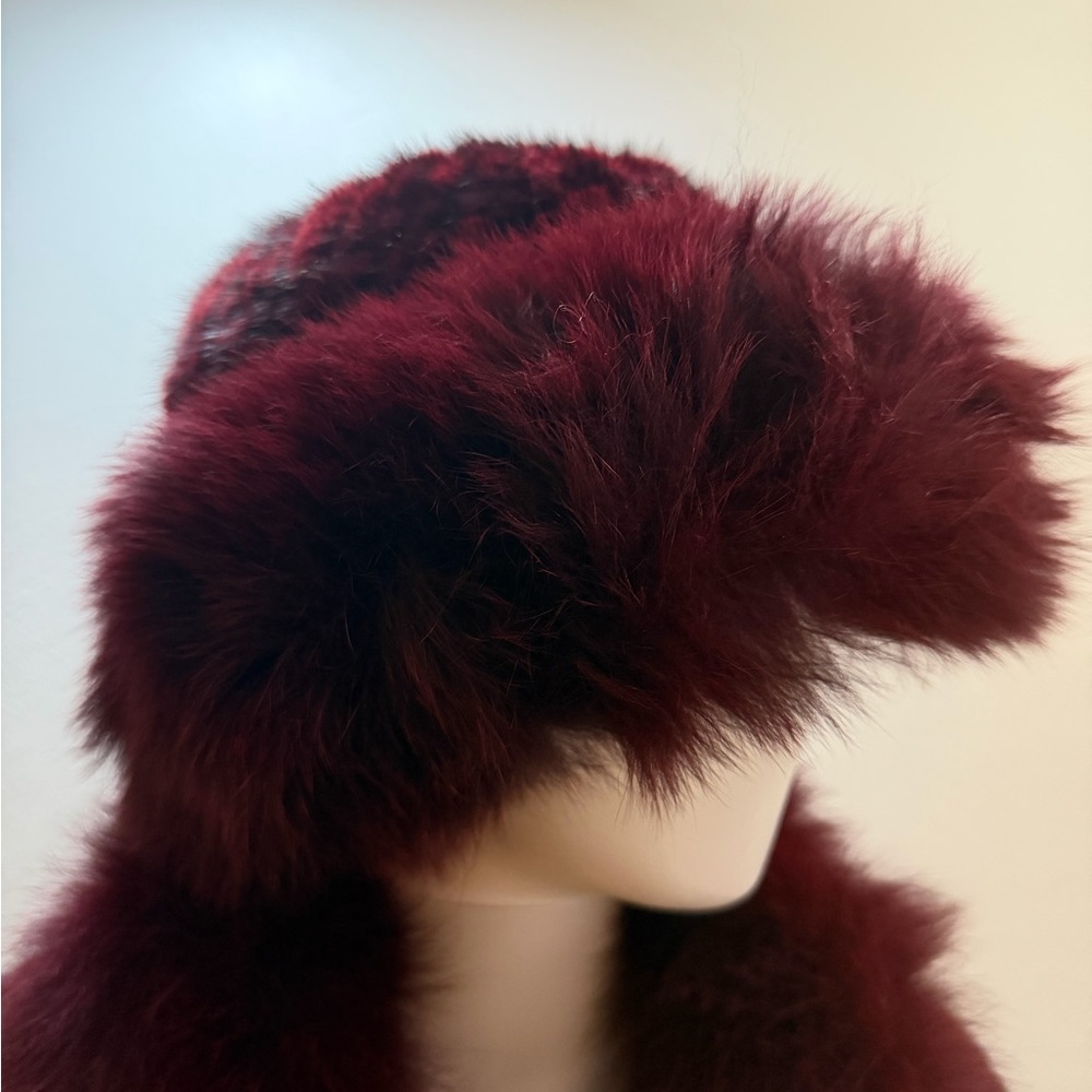 Elegant Burgundy Mink Fur ponchos and hat set - Picture 5 of 7